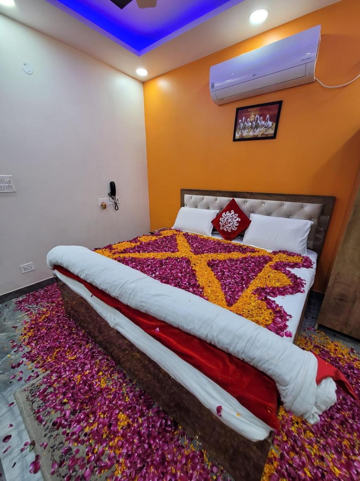Hotel The Swiss Residency Greater Noida Exterior foto